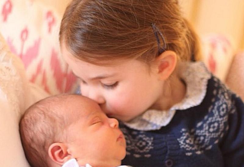 Princ Louis i princeza Charlotte - Da se rastopiš: Objavljene prve  službene fotografije novorođenog princa