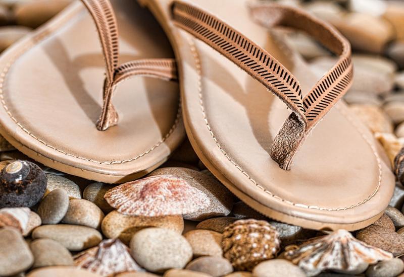 Pet pogrešaka koje žene rade kad kupuju sandale