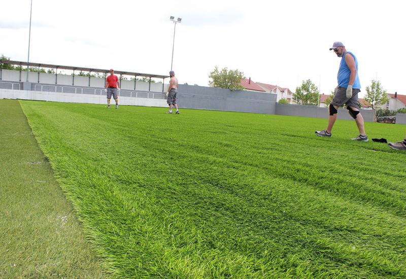 Posušje: Nova trava na sportskom terenu