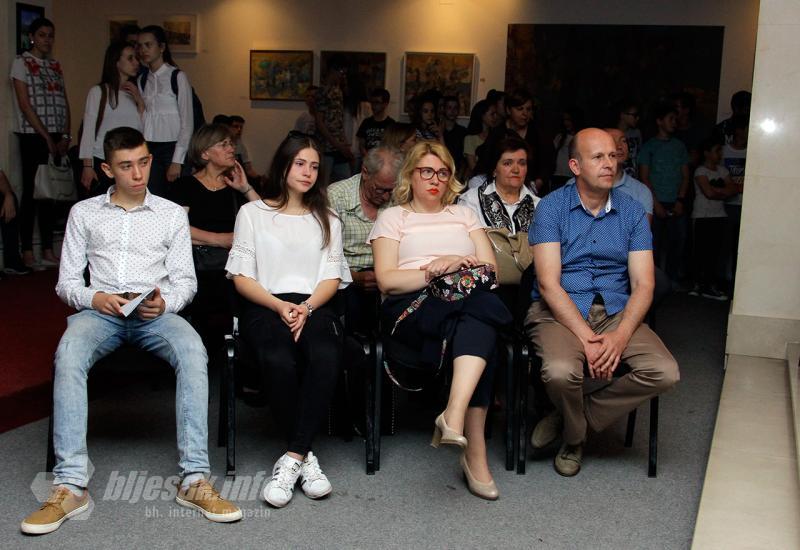  'Nebeski letači' posvećeni Lani i Luki Lovrić predstavljeni u Mostaru