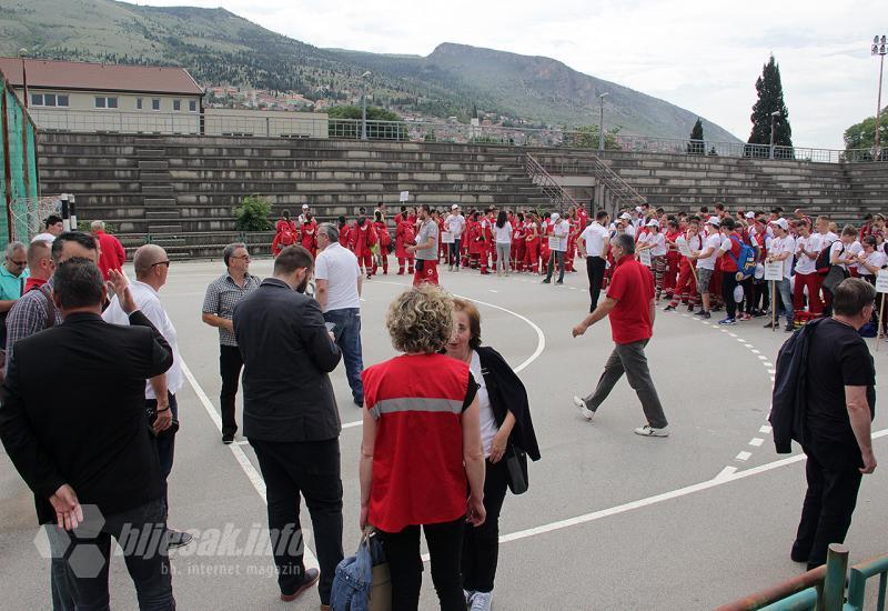 Natjecanje u pružanju prve pomoći u Mostaru - Mladi iz devet županija FBiH pružali prvu pomoć u Mostaru