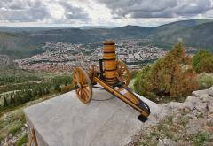 Skakin top iznad Mostara