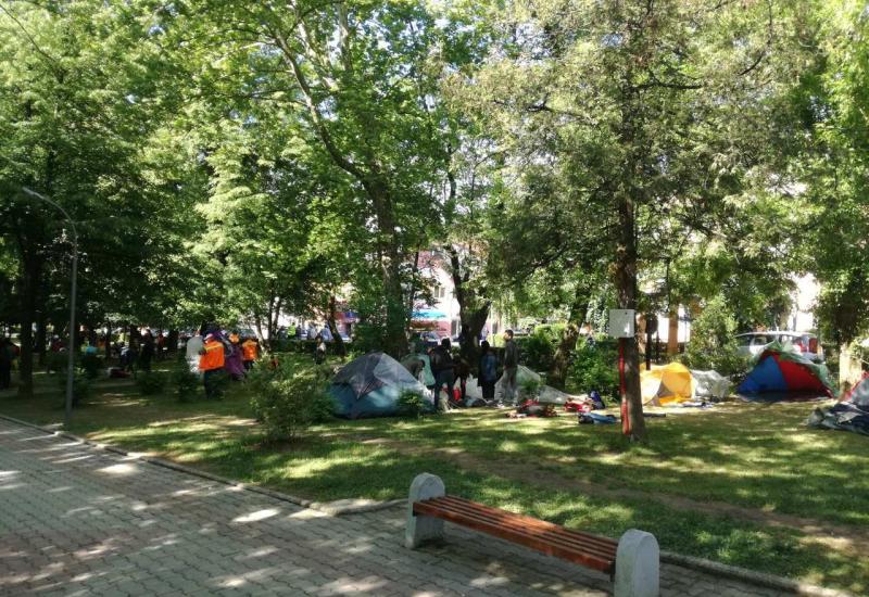 Uklonjeno migrantsko naselje: 'Iz Sarajeva nam šalju problem'