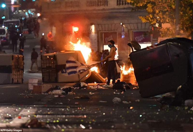 Navijači Marseillea zapalili stadion bakljama, pa demolirali pola grada