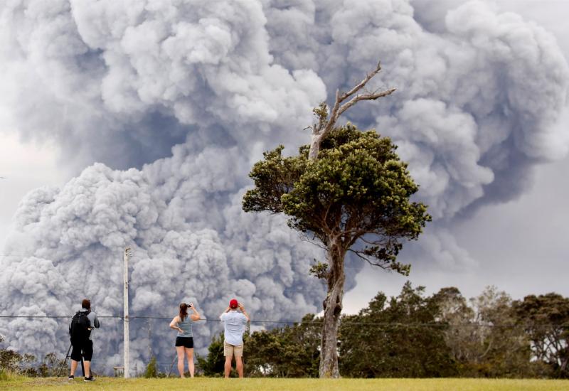 Vulkan na Havajima izbacuje pepeo više od 9.000 metara u zrak