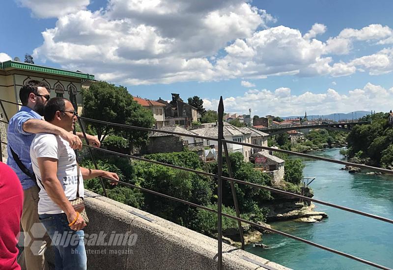Turisti očarani Mostarom: Most kao iz bajke, rijeka oduzima dah 