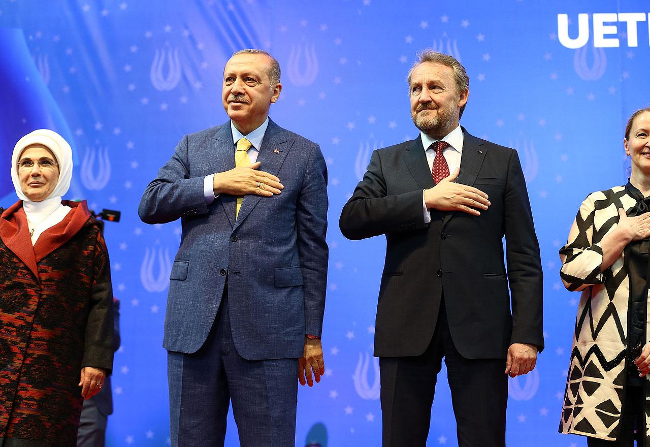 Turci glasaju na lokalnim izborima , Erdogan bi mogao izgubiti velike gradove Erdogan-kongres-uetd-8