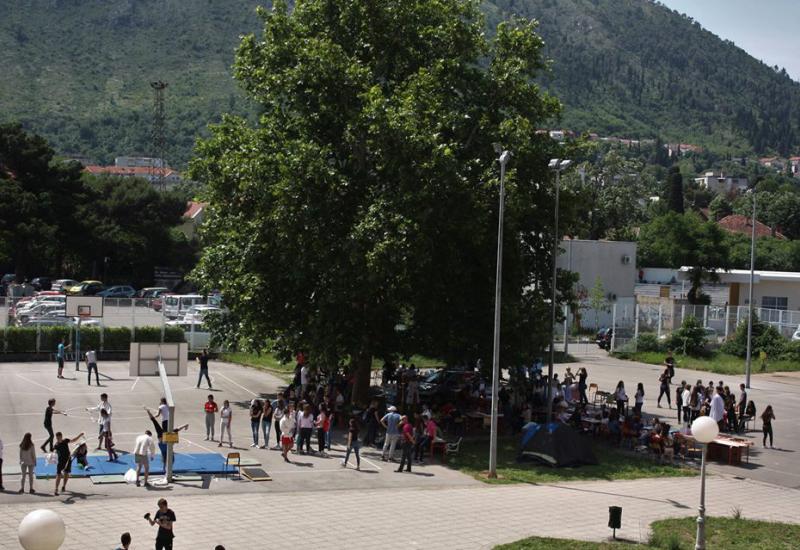 Sajam školskih sekcija Gimnazije Mostar - Održan Sajam školskih sekcija Gimnazije Mostar 