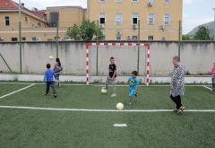 Stigle nogometne lopte za učenike FBiH