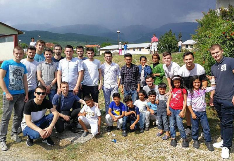 Mostarski studenti pomažu migrantima u Salakovcu