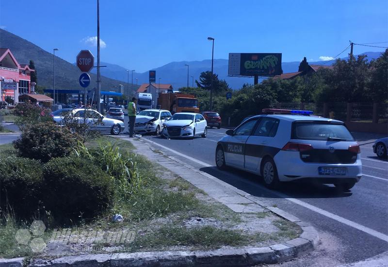  Žestok sudar na izlazu iz grada - Mostar: Žestok sudar na izlazu iz grada