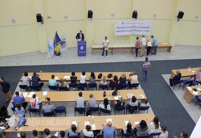 Uručenje priznanja: Pogledajte uspješne učenike, nastavnike i škole Mostara