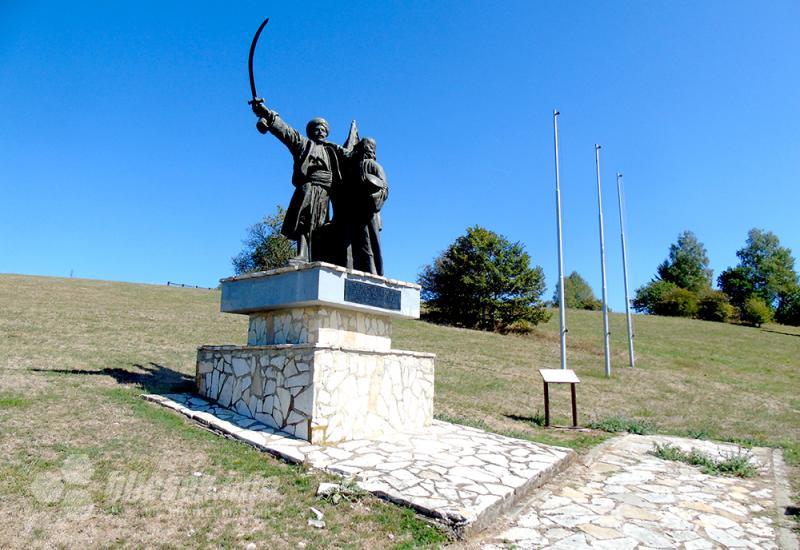 Spomenik „Takovski ustanak“ - Takovo - Selo u kojem je započelo stvaranje moderne Srbije