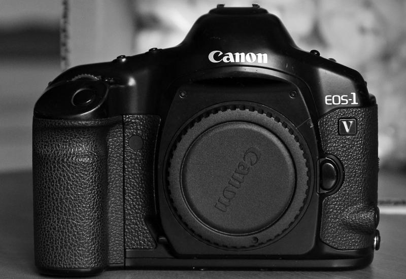 Canon se i službeno oprostio od prodaje analognih fotoaparata