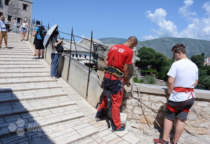 Mostar: Stotinjak ronilaca i volontera očistilo korito rijeke i obalu Neretve