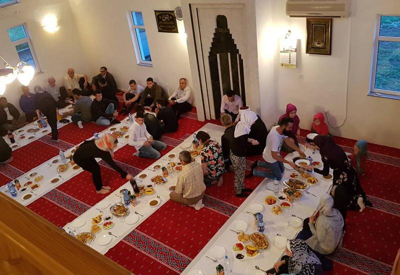 Mostar: Migranti pozvani na iftar