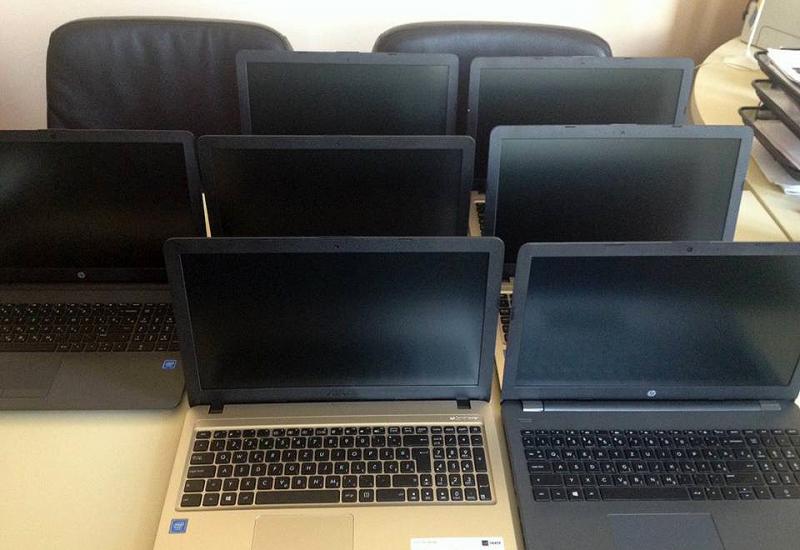 Novi laptopi - Gimnazija Mostar  dobila laptope i  projektore