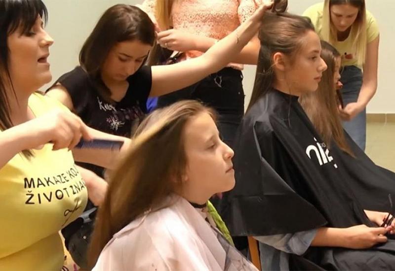 Humana gesta učenica iz Sarajeva: Donirale kosu za djecu oboljelu od raka