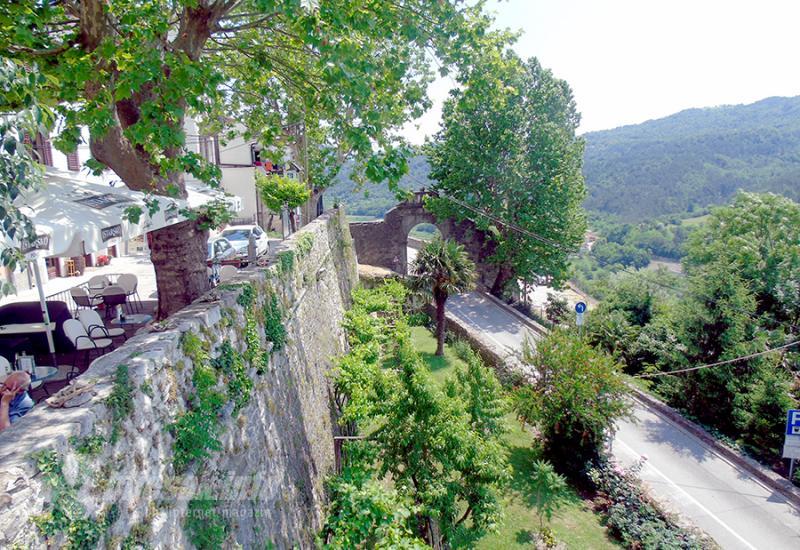 Pogled na Vela vrata - Buzet, istarska ljepota u malom