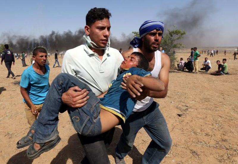  - Brutalni prizori: Izraelska vojska pogodila prosvjednika suzavcem ravno u glavu