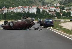 Teška prometna u Mostaru: Opel završio na krovu
