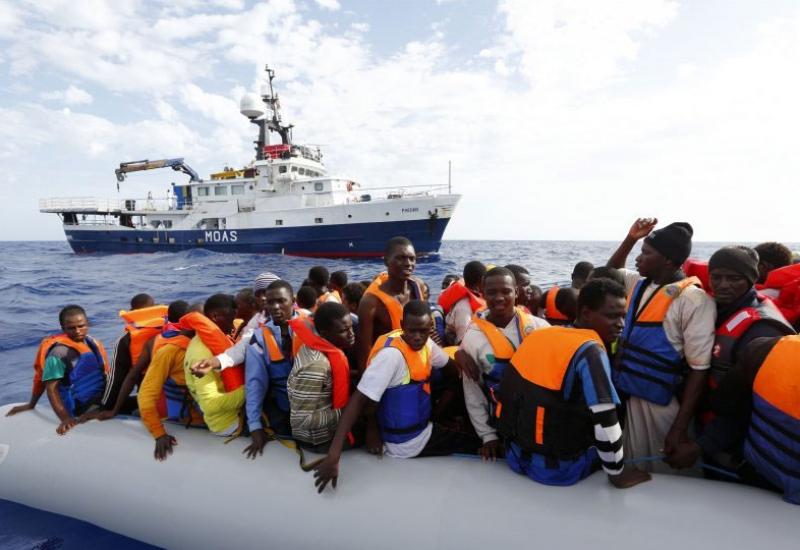 Oettinger: Sve članice EU moraju pomoći zemljama u koje stižu migranti