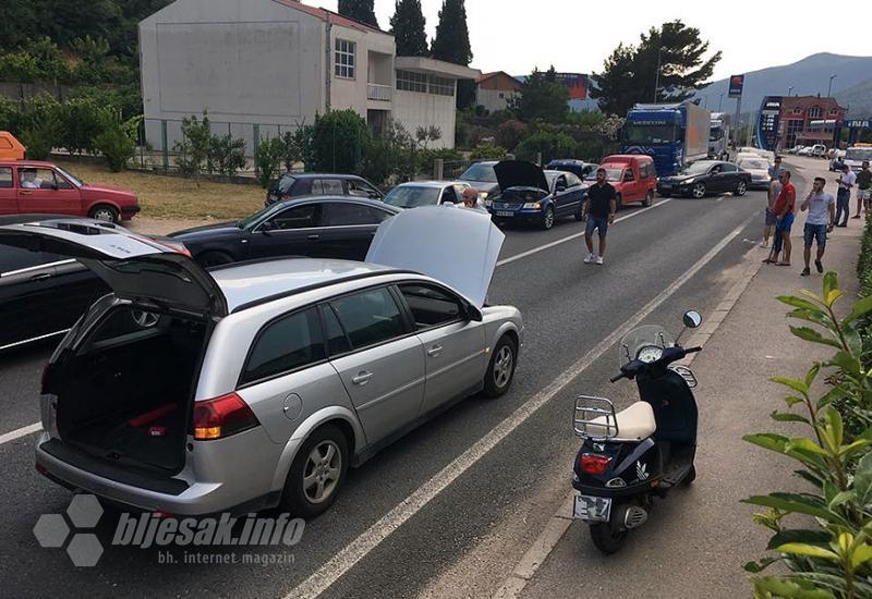 Mostarski vozači ipak blokirali cestu zbog skupog goriva: Narod se muze kao ovca