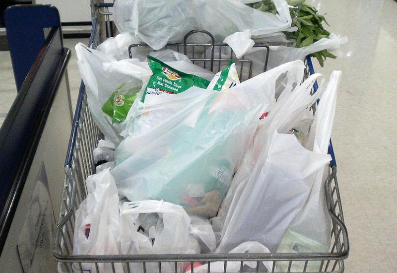 Naplata vrećica u trgovinama i dalje problem