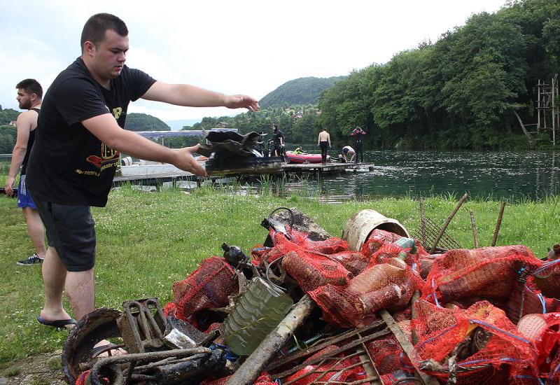 Čišćenjem Malog Plivskog jezera projekt ''Zajedno za čiste vode BIH'' proslavio četvrtu godinu