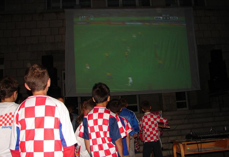 Kako su se nekad bodrili ''Vatreni'' u Posušju