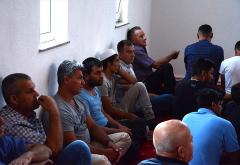 Migranti iz Salakovca bajram-namaz klanjali s mještanima u lokalnoj džamiji