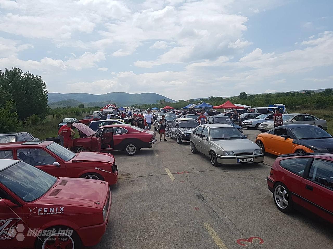 Old school Street race Mostar: Stotine automobila u borbi za titulu najbrÅ¾eg 