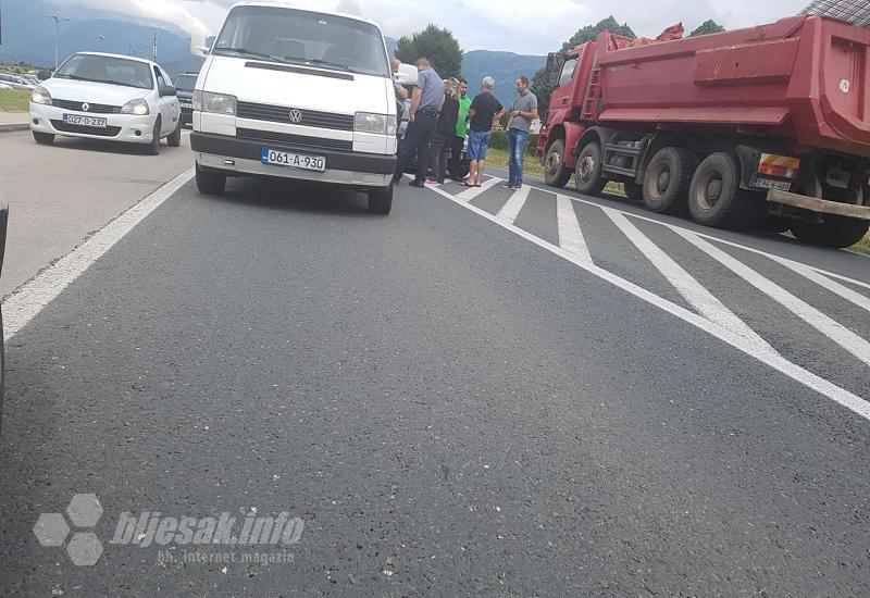 Sudar tri vozila - Mostar: Sudar tri vozila