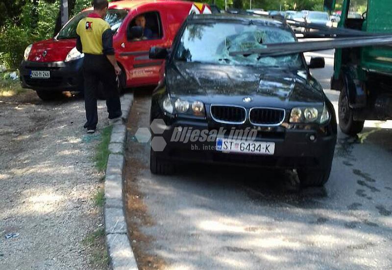 Nesreća na Bijelom  - Stravična nesreća u Mostaru: Šipke s kamiona zamalo ubile ženu i dijete 