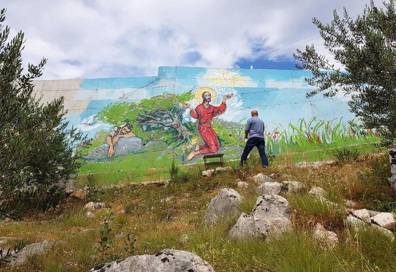 U širokobriješkom selu Buhovu osvanuo veliki sakralni mural