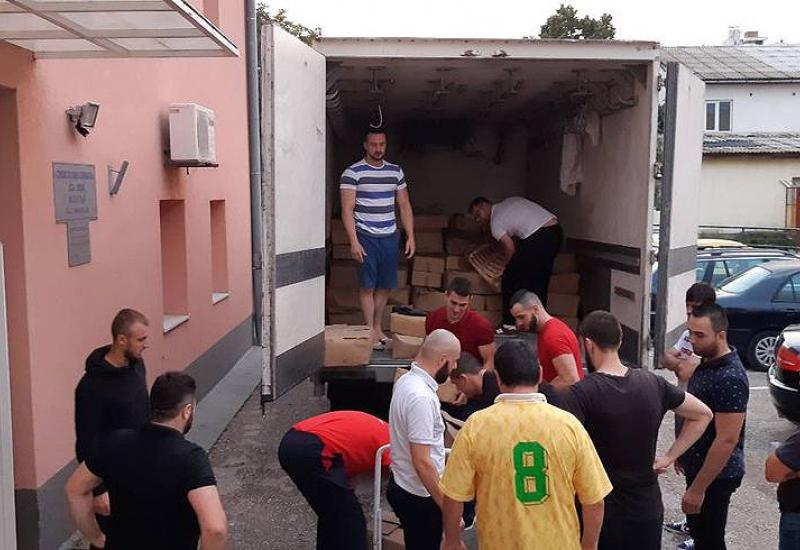Uručenje donacije  - U Hercegovinu stiglo pet tona mesa