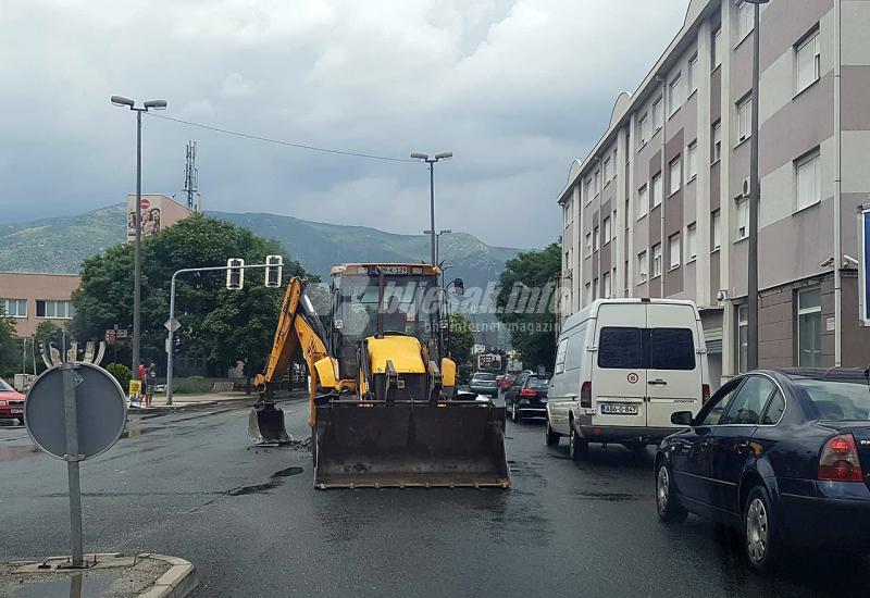 Rupa na Bulevaru - Mostar dobio rupu na Bulevaru vrijednu 11 tisuća maraka