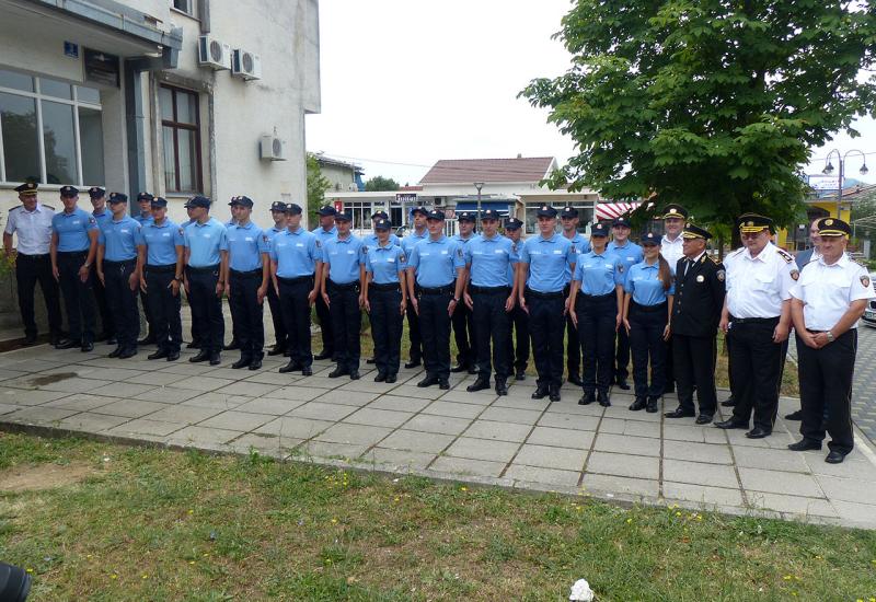 Svečano prisegnulo 25 novih policijskih službenika MUP-a ŽZH
