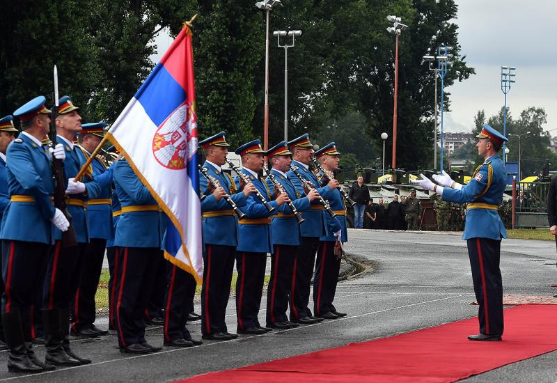 Dodik odlikovao vojsku i policiju Srbije