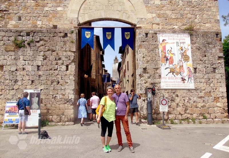 S Venesom ispred Porte svetog Ivana - San Gimignano: Čiji je najveći?