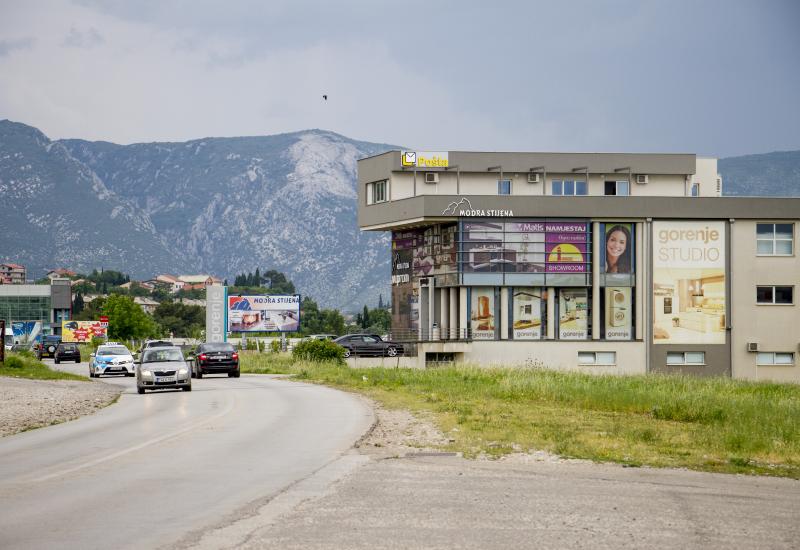 Iznajmljuje se poslovni prostor u industrijskoj zoni Rodoč Bišće Polje u Mostaru