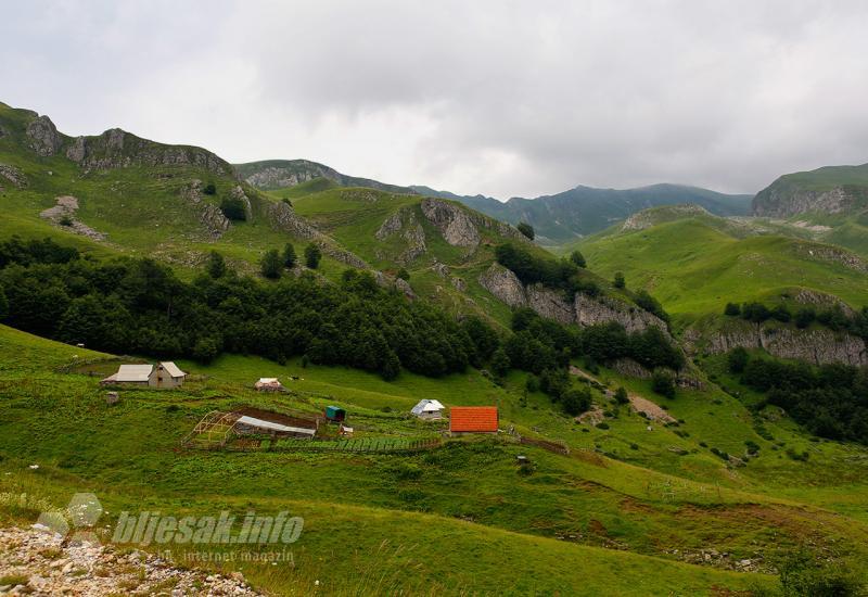 Živopisni predjeli s vrhova Zelengore - Tajanstvena ljepota Orlovačkog jezera