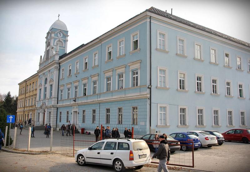 Spriječiti deložaciju Mješovite srednje škole ''Travnik''
