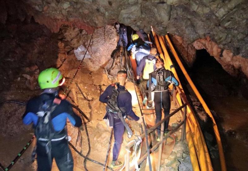 Misija spašavanja dječaka iz pećine na Tajlandu obustavljena zbog nedostatka kisika