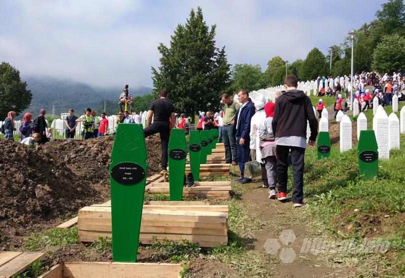 U NSRS bez glasova Bošnjaka odbačen izvještaj Komisije za Srebrenicu 