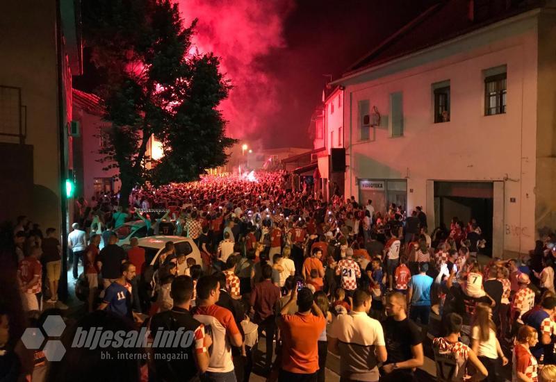 FOTO-VIDEO| BiH slavi pobjedu Vatrenih 