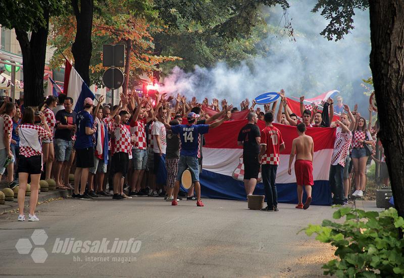 Veliki broj navijača pratio je utakmicu finala Svjetskog prvenstva  - Veliki broj navijača pratio finale SP-a u Mostaru