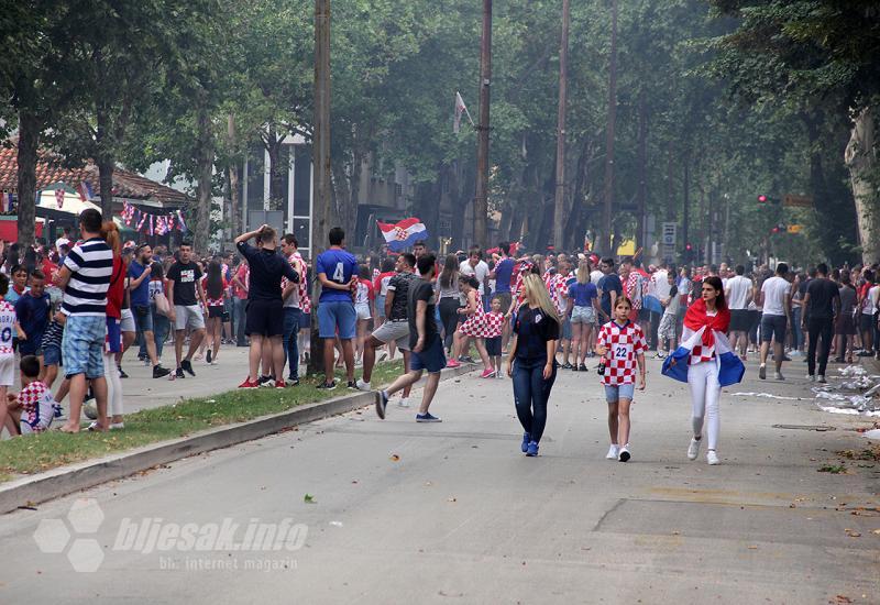 Veliki broj navijača pratio je utakmicu finala Svjetskog prvenstva  - Veliki broj navijača pratio finale SP-a u Mostaru