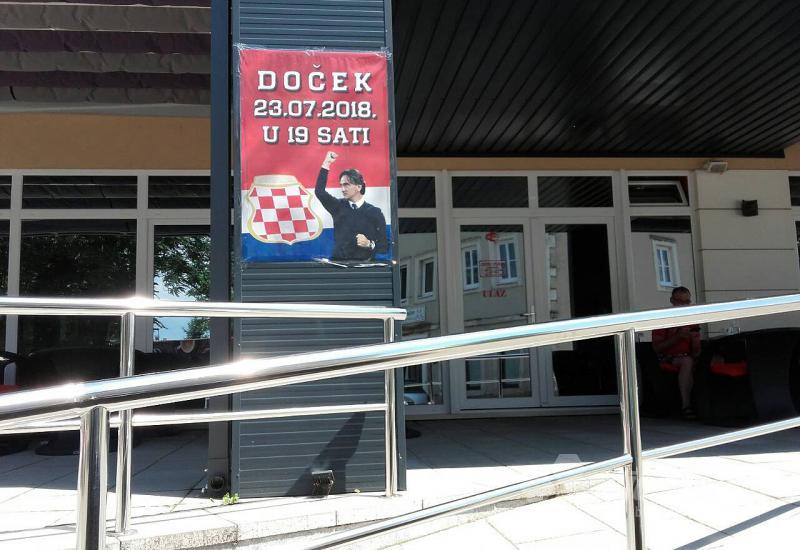 Plakat u Livnu za doček Zlatka Dalića - Livno se šminka za za veliki doček Zlatka Dalića