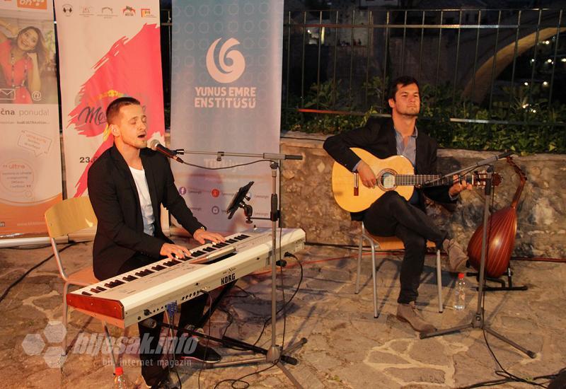 Uživanje u koncertu: Spoj flamenca i sevdaha na Mostarskom ljetu